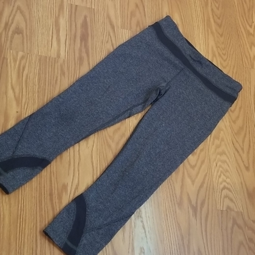 Lululemon workout pants size‎ 4
